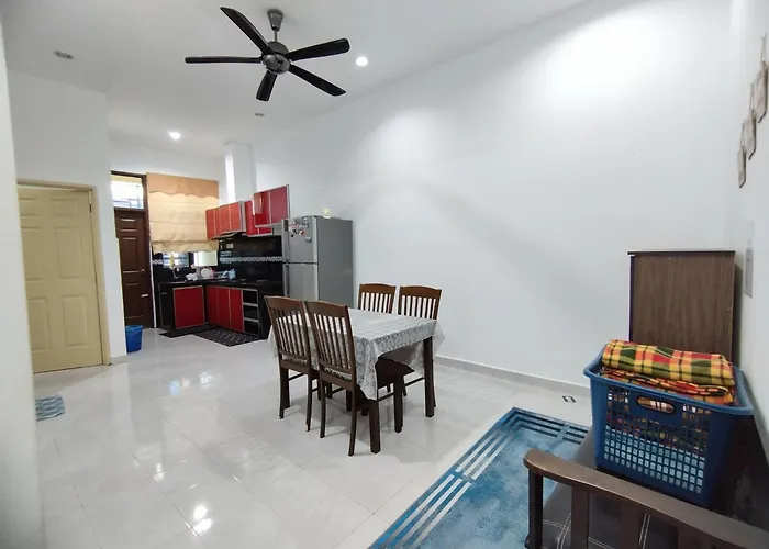 Indah Damai Homestay